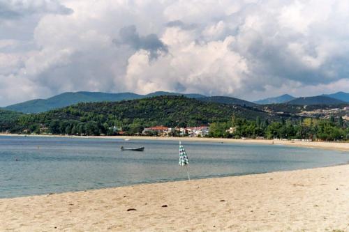 Es gibt viel Strand in Toroni.