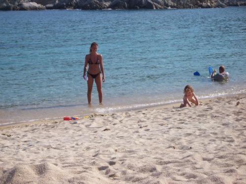 Der Strand von Kalamitsi.