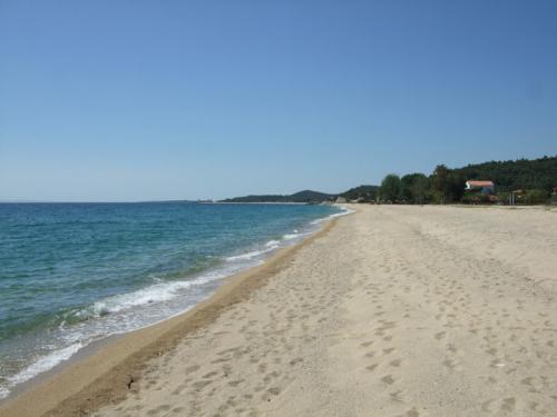 Der Sandstrand von Toroni - Blick nach rechts.