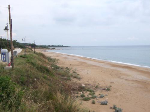 Der Hauptstrand von Lygia: Blick nach links