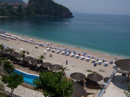 Der mittlere Teil des Strandes von Valtos hinter Parga auf dem Epirus