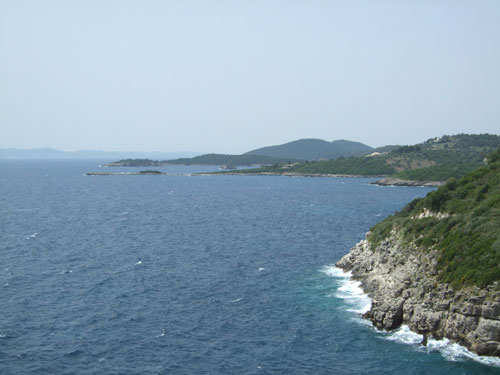 Die wilde Küste der Nordküste des Epirus