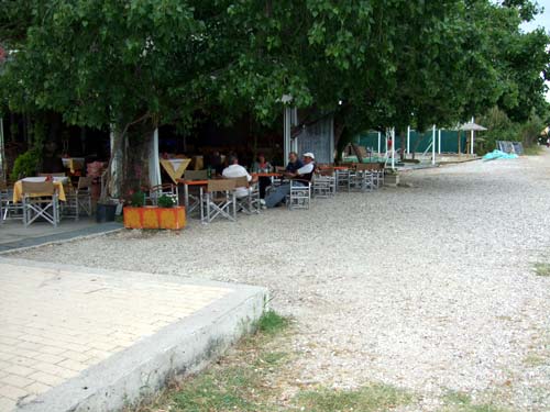 Kleine Strandtaverne