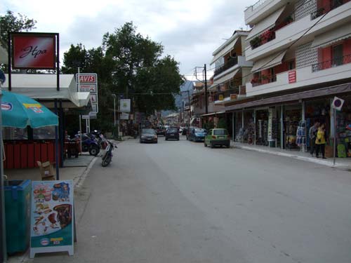 Die Hauptstraße von Nidri