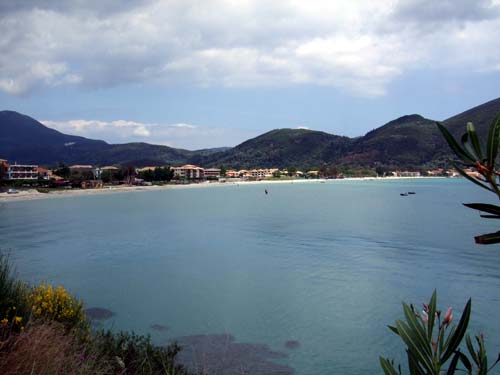 Blick auf Vasiliki von der Straße aus Richtung Agios Petros
