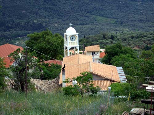 Das Bergdorf Agios Petros im Südwesten der ionischen Insel Lefkas
