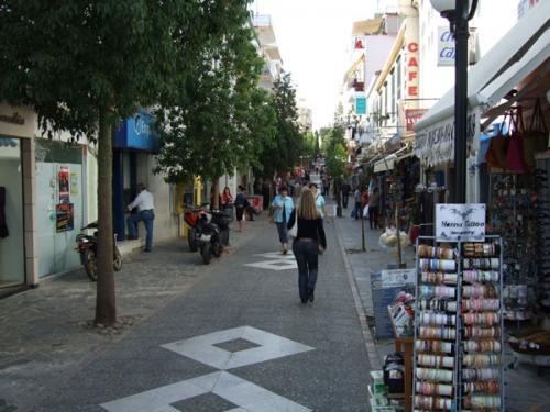 Die Fußgängerpassage von Agios Nikolaos.