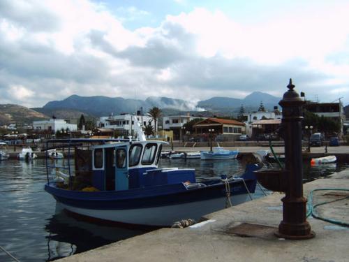 Distrikt Lasithi - Wasserspender am Fischerhafen von Milatos.