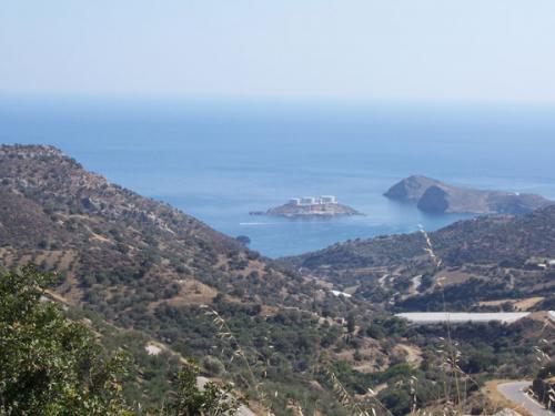 Blick auf die Bucht von Kaloi Limenes.