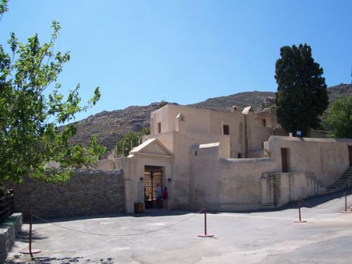Moni Preveli.