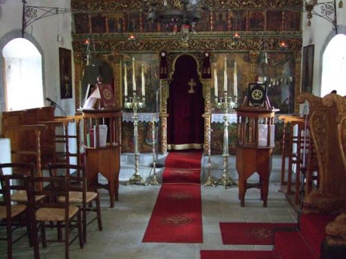 Frei zugängliche Kapelle eines Klosters einer der Dörfer inmitten der Lassithi-Hochebene.