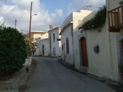 Straße im alten Milatos (Epano Malatou).