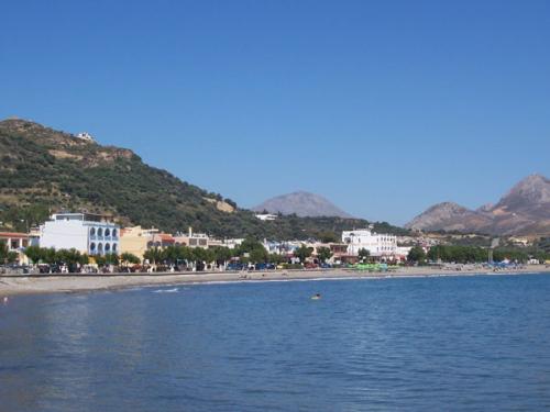 Ansicht von Plakias, einem der beliebtesten kleinen Orte der Südküste von Kreta.