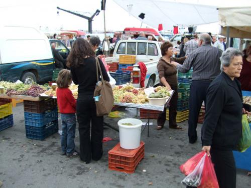 Wochenmarkt am Hafen von Rethymnon.