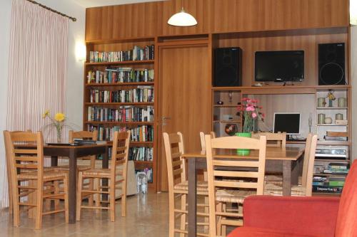 Lobby und Bibliothek