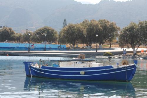 Milatos Hafen 2