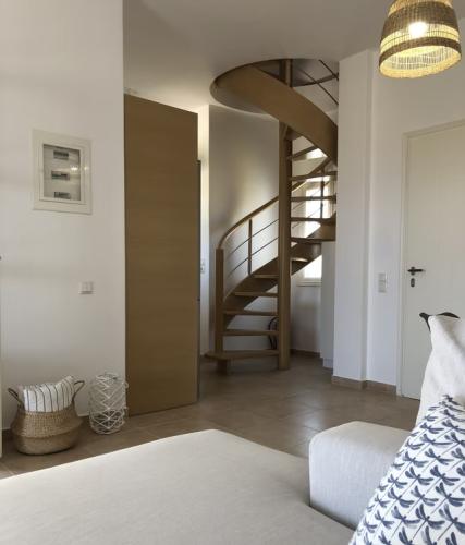 mikes villa 29