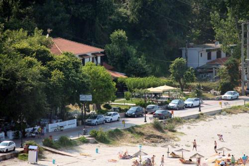 Blick auf die Uferpromenade.