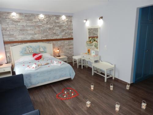 Honeymoon Suite 03